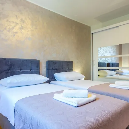 Apolon 2bdr With Balcony * Zadar