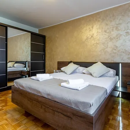 Lejlighed Apolon 2bdr With Balcony *