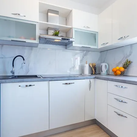 Apolon 2bdr With Balcony Apartamento
