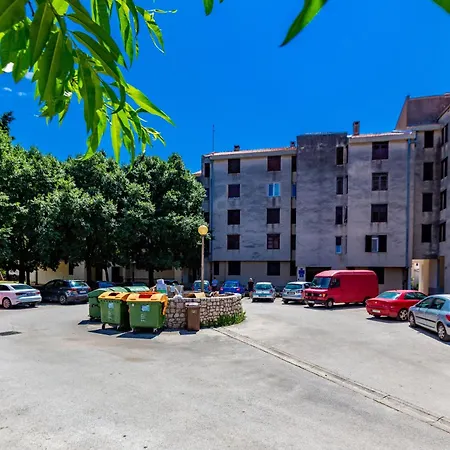 Apolon 2bdr With Balcony *