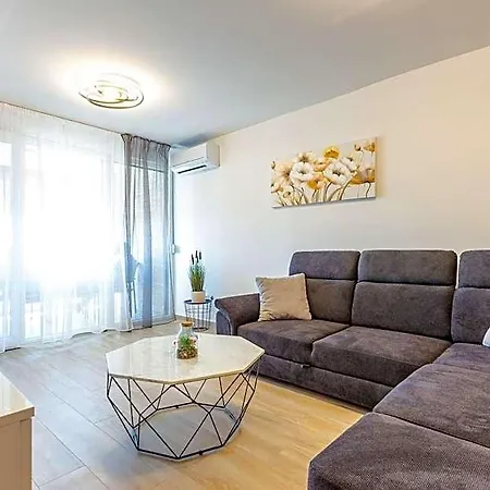 דירה Apolon 2bdr With Balcony *