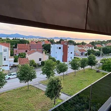 Apolon 2bdr With Balcony * זאדאר