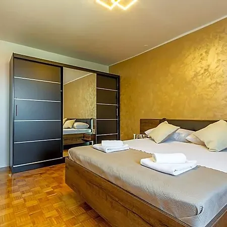 Apolon 2bdr With Balcony *
